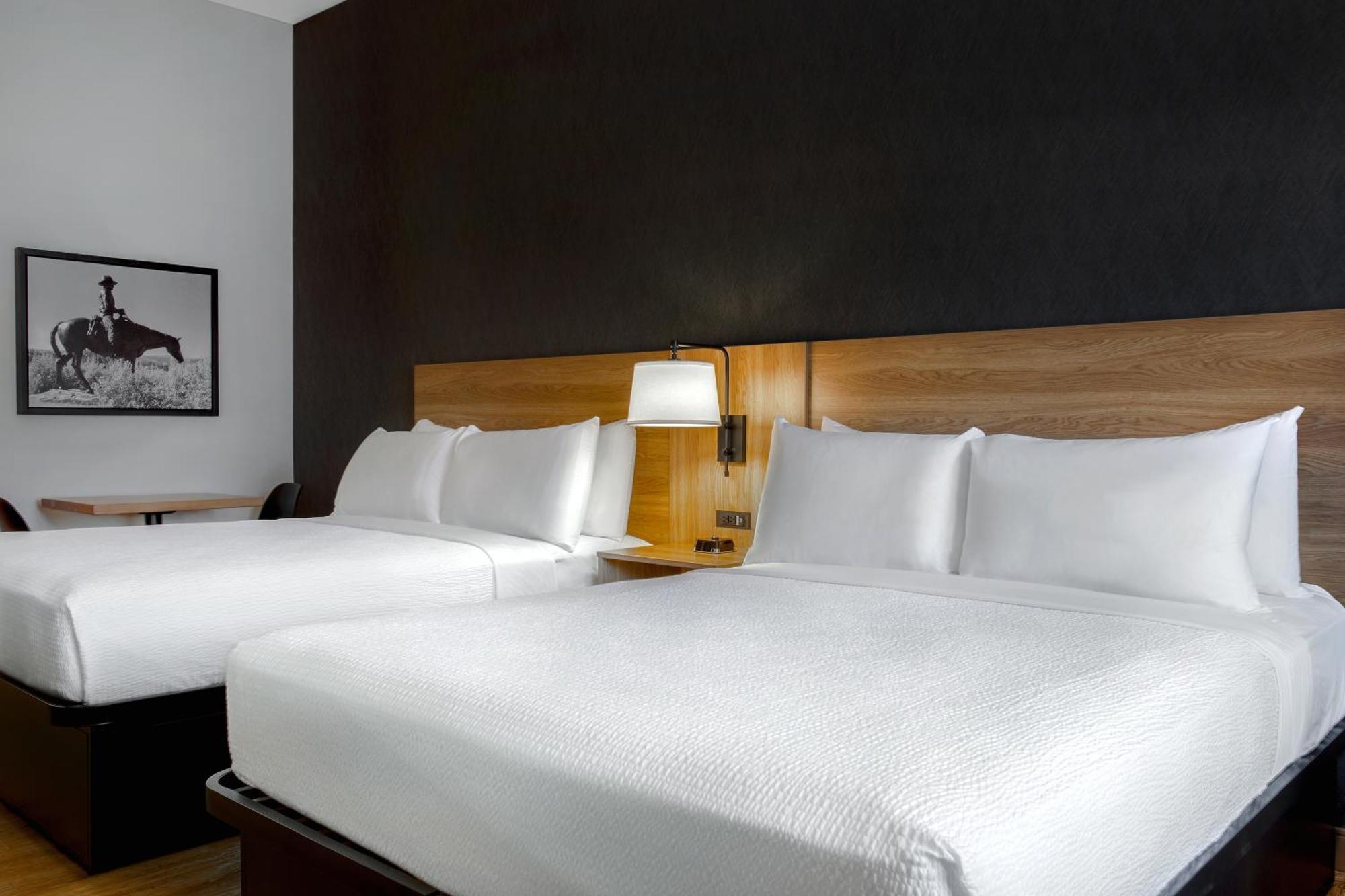Ramada By Wyndham Cochrane Hotel Eksteriør billede